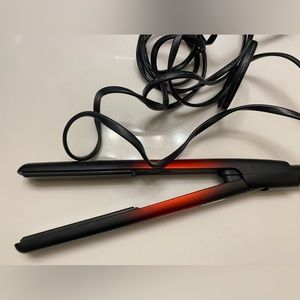 Chi straightener, 1.5", Digital &adjustable temp, Max temp 450F/232C, 11ft. cord